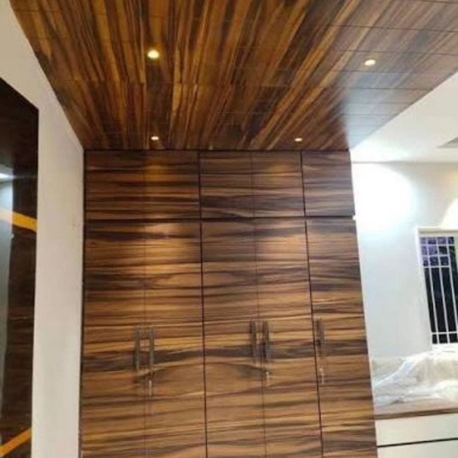 Wood painting and polishing work 12
